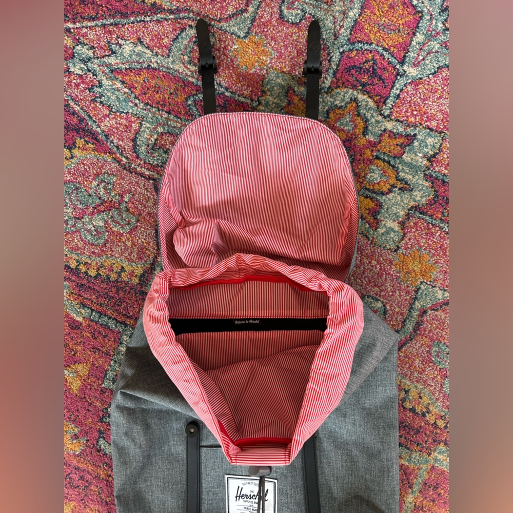 Herschel Supply Company | Women’s Grey Retreat Backpack Adjustable Straps OS - Picture 7 of 14